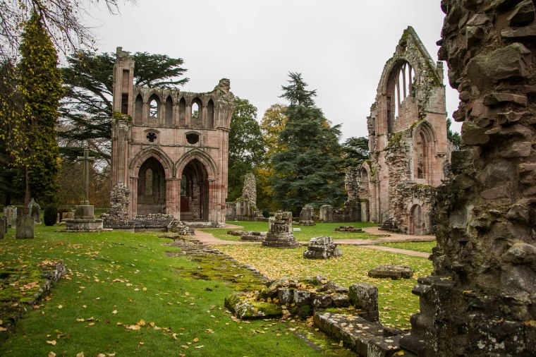 Dryburgh-Abbey-Scotland-BeatriceRoat